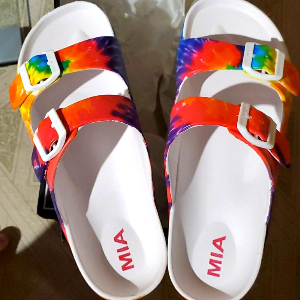 MIA Sz 10 Tye-Dye sandals